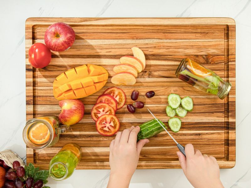 BEEFURNI affordable teak cutting board